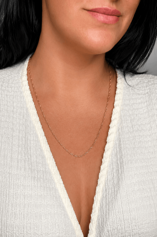 Alise – 18k apzeltīta vītā ķēdīte sievietēm (60 cm) apzeltītas rotaslietas sievietēm